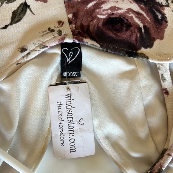 Women’s size small floral dress from Windsor - Picture 6 of 7